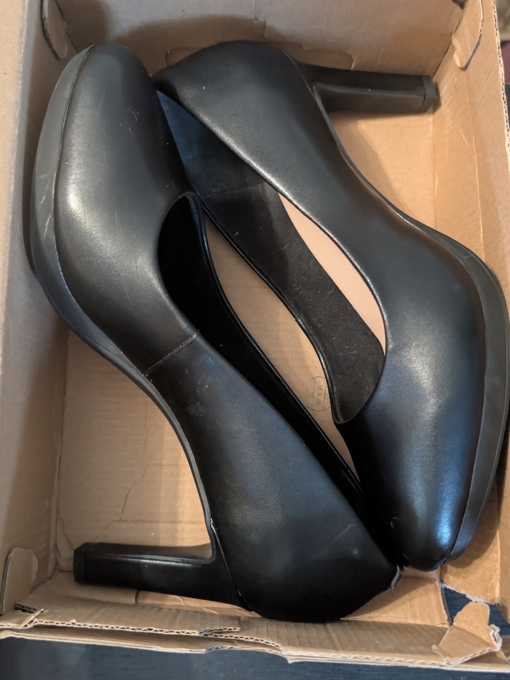 10w Clarks Ambyr Joy Pumps